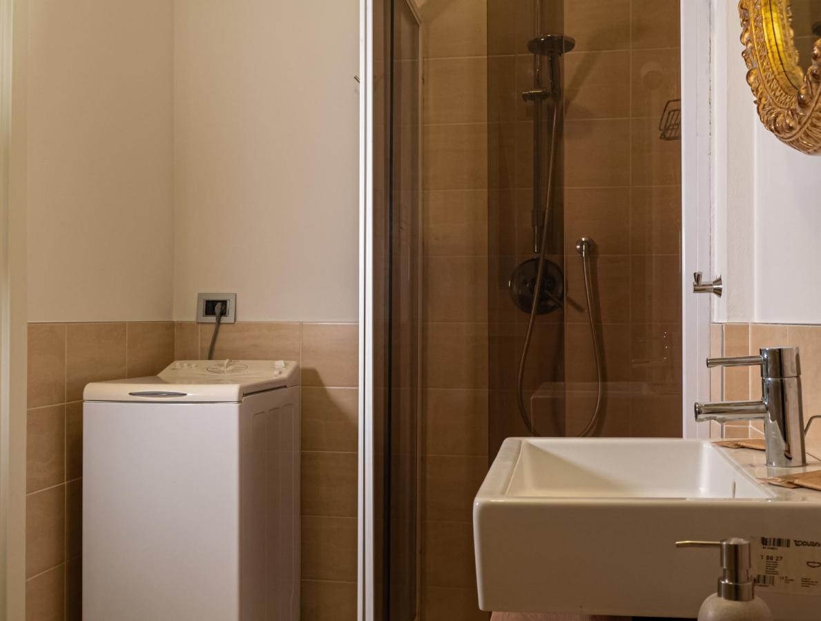Maison Blanche: Appartamento Elegante Con Parcheggio Privato Мантуя Экстерьер фото